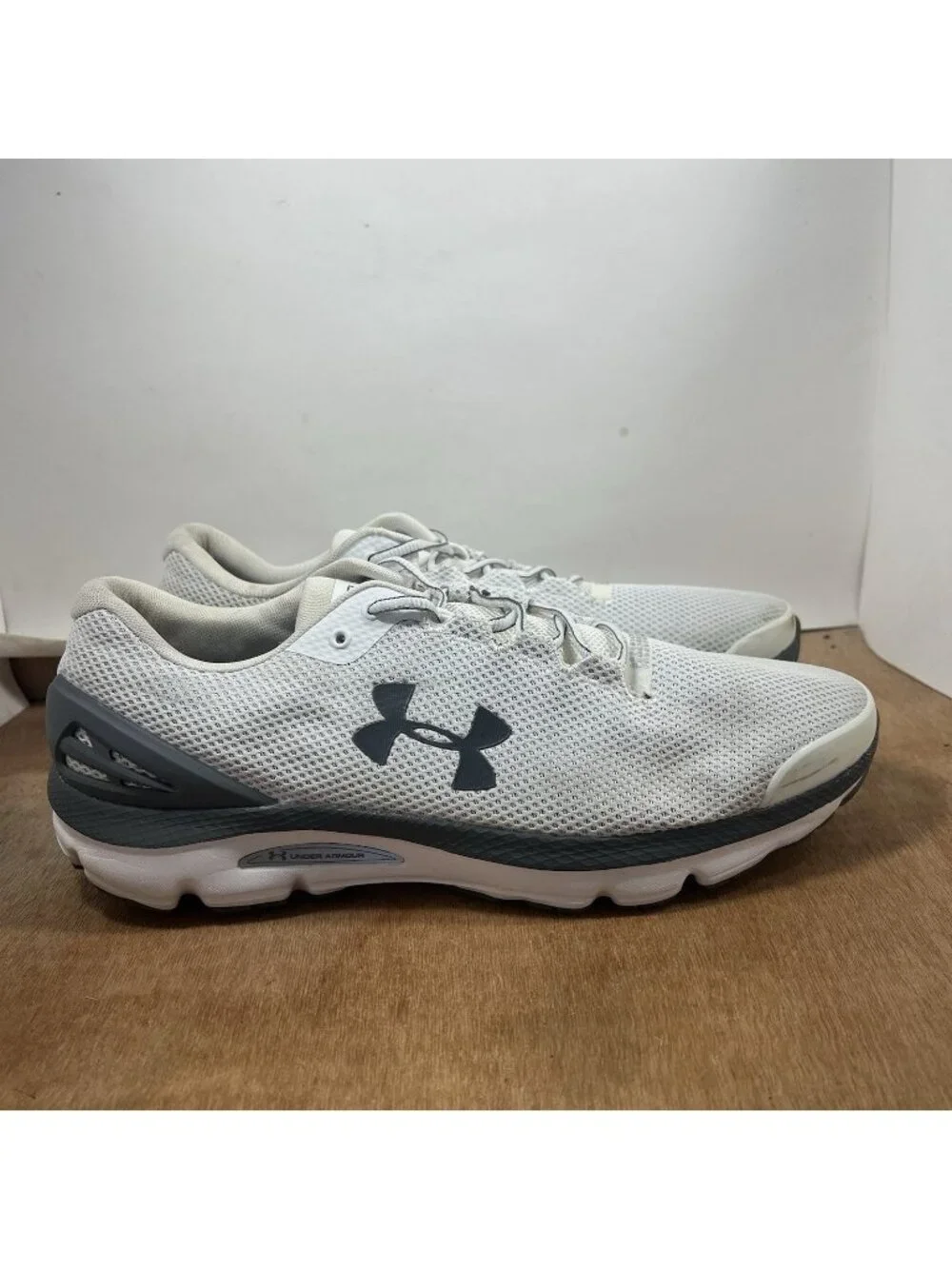 Under Armour Charged Gemini Mens Size 14 White Gray Running Shoes Sneakers